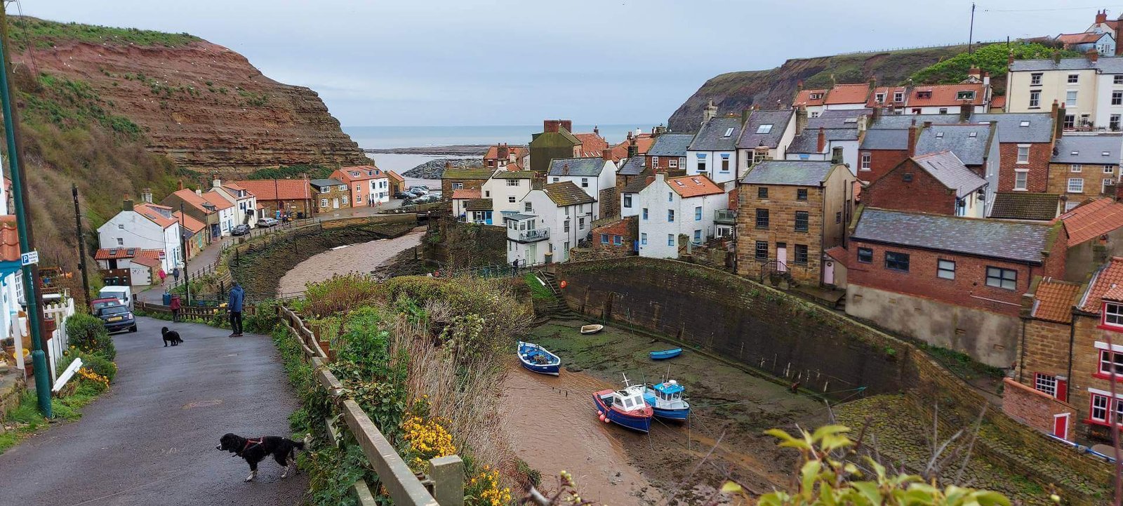 Read more about the article Exploring Staithes: A Cliffside Village, Cobblestone Lanes, Quaint Cottages and North Yorkshire Coastal Serenity